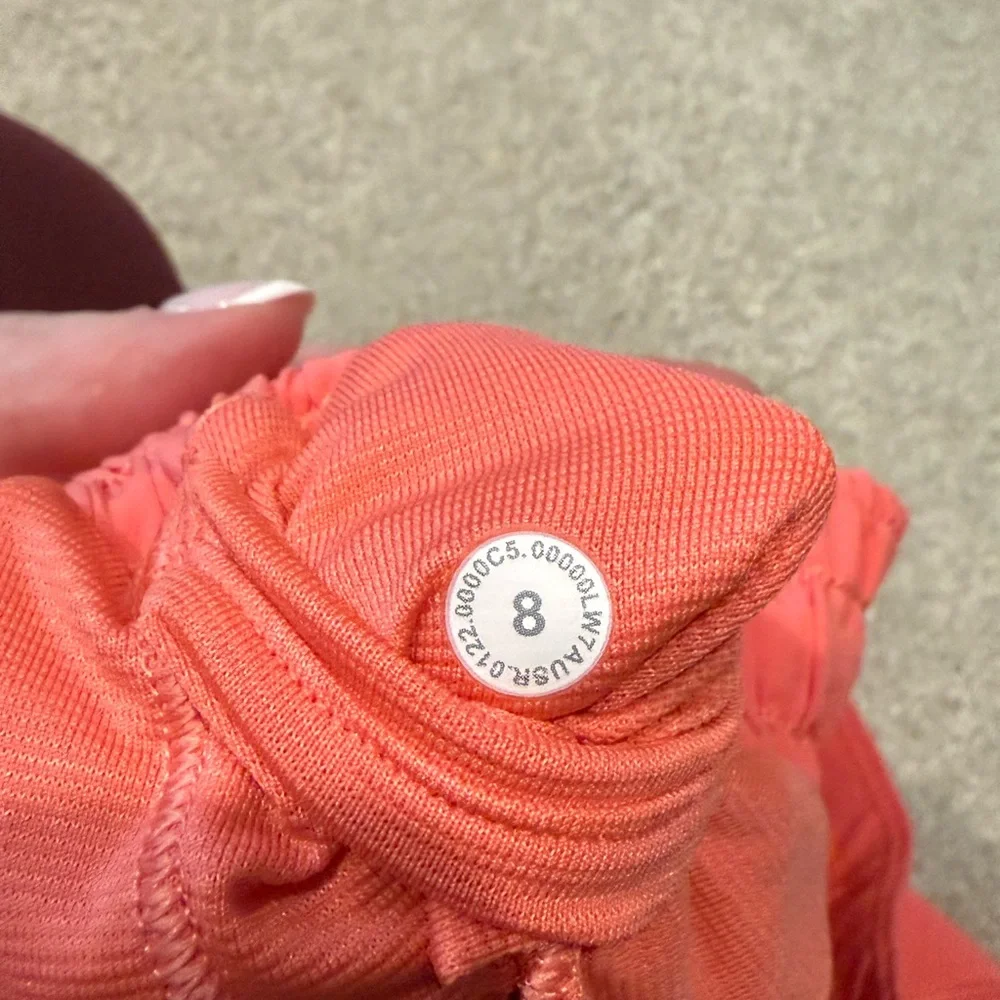 Lululemon Athletica HOTTY HOT LOW-RISE LINED SHORT 2.5" — Raspberry Cream - Picture 4 of 5